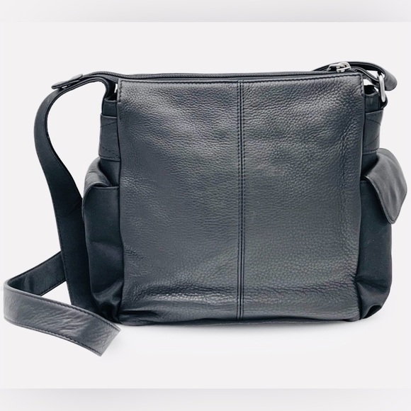 Fossil Black Leather and Nylon Messenger Bag - Picture 2 of 13